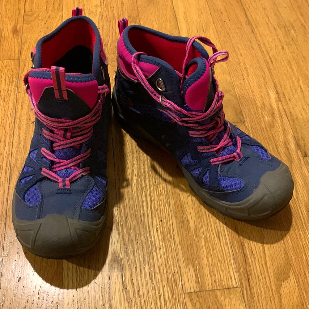 Merrell Capra waterproof hiking shoes sz 4